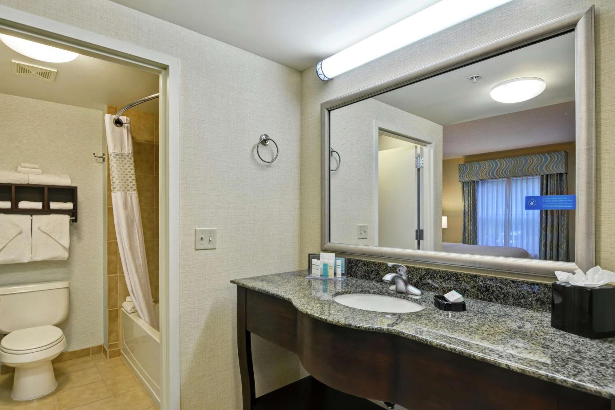 Hampton Inn & Suites Wilkes-Barre Esterno foto