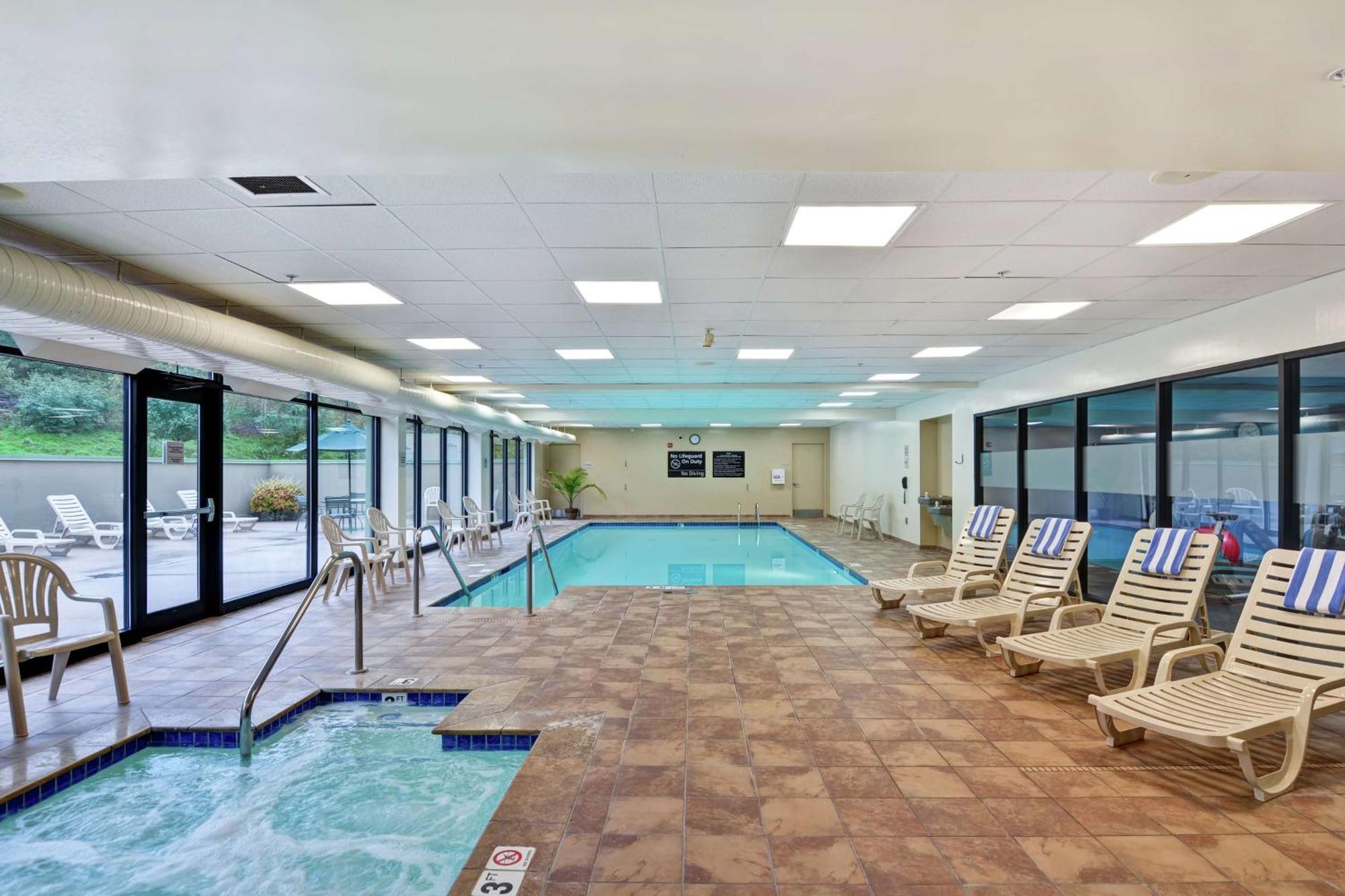 Hampton Inn & Suites Wilkes-Barre Esterno foto