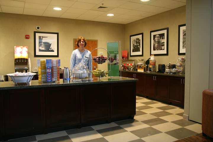 Hampton Inn & Suites Wilkes-Barre Ristorante foto